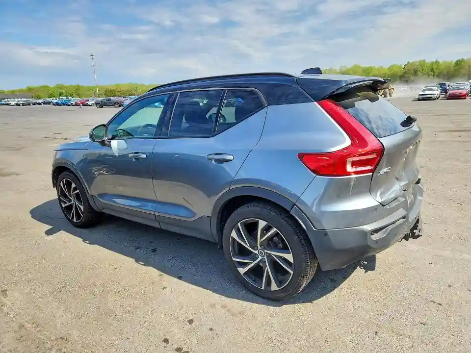 YV4162UM9K2117222 2019 VOLVO XC40-1