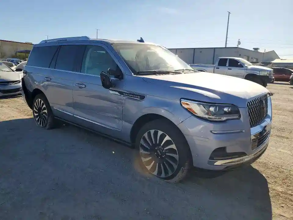 5LMJJ2TG5PEL15856 2023 LINCOLN NAVIGATOR-3