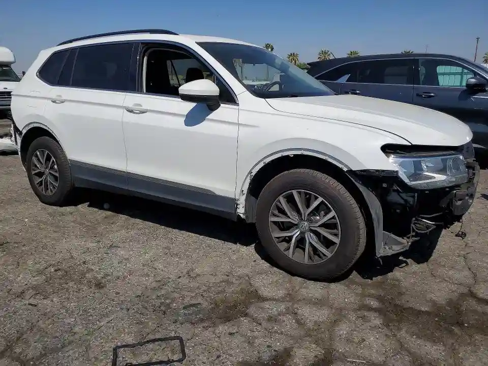 3VV3B7AX9LM092711 2020 VOLKSWAGEN TIGUAN-3