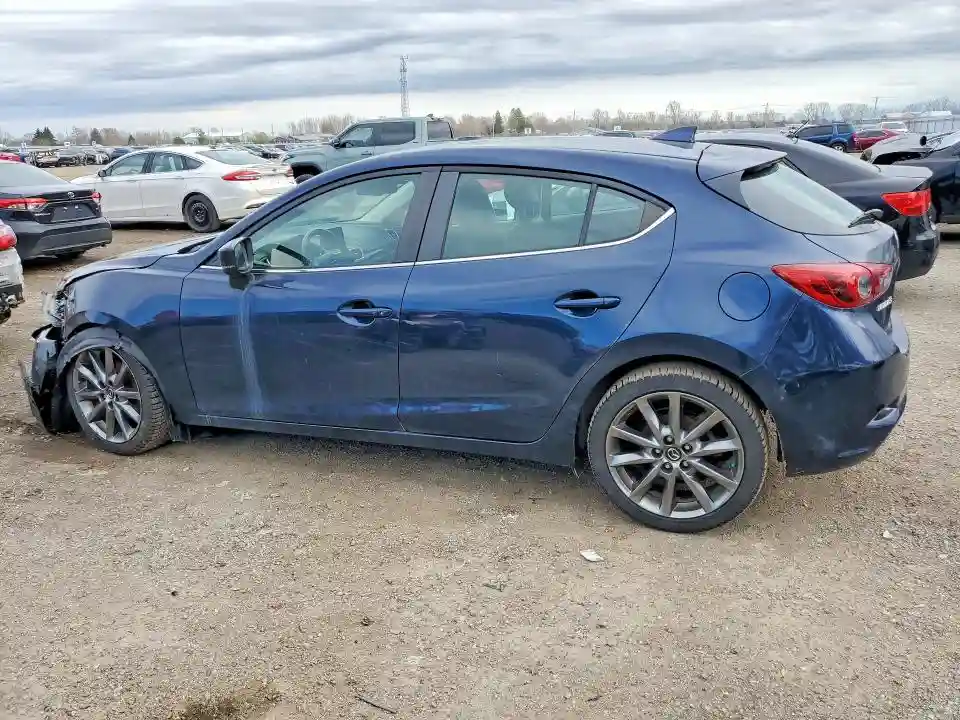 3MZBN1M38JM235813 2018 MAZDA 3-1