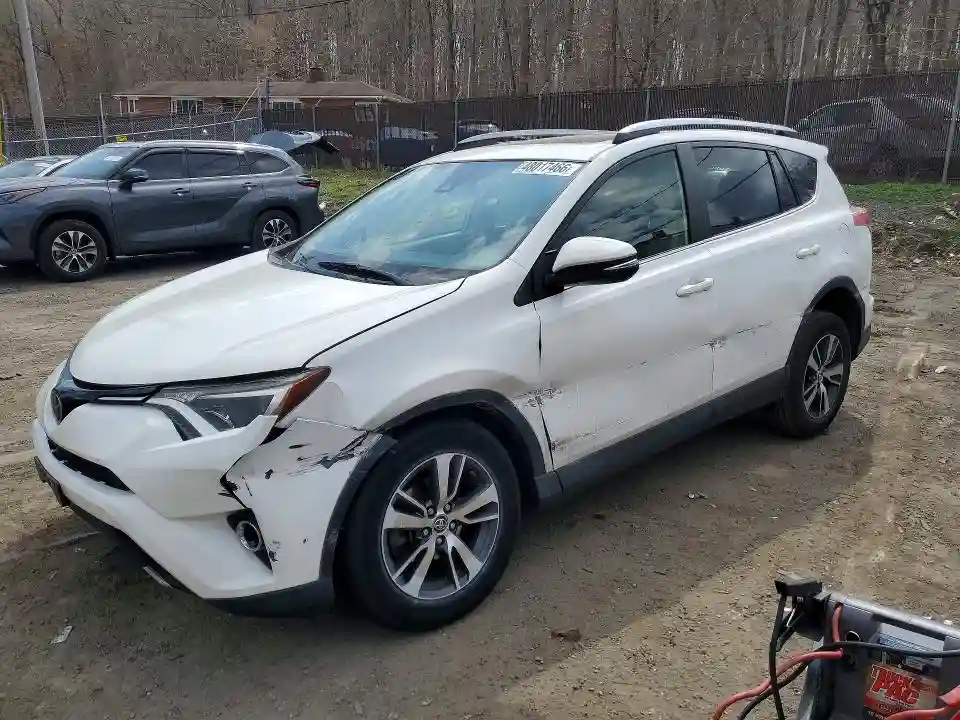 JTMRFREV2JJ748081 2018 TOYOTA RAV4-0