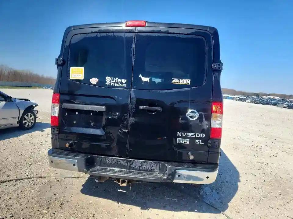 5BZAF0AA8FN850657 2015 NISSAN NV-5