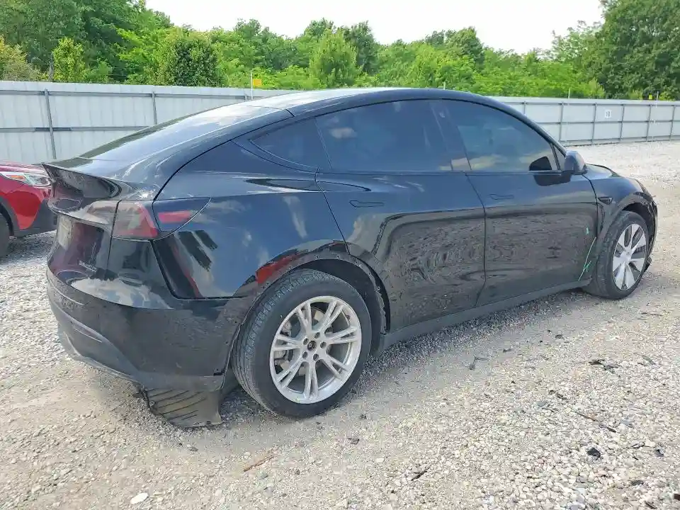 7SAYGDEE3NF328499 2022 TESLA MODEL Y-2