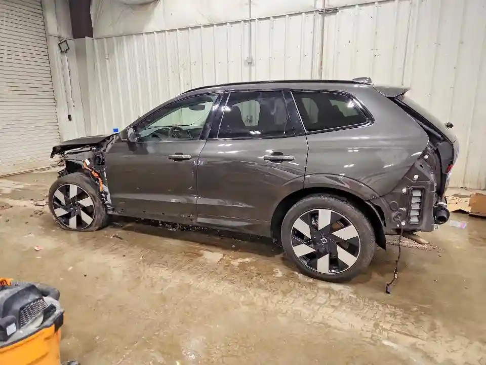 YV4H60DM1R1723956 2024 VOLVO XC60-1