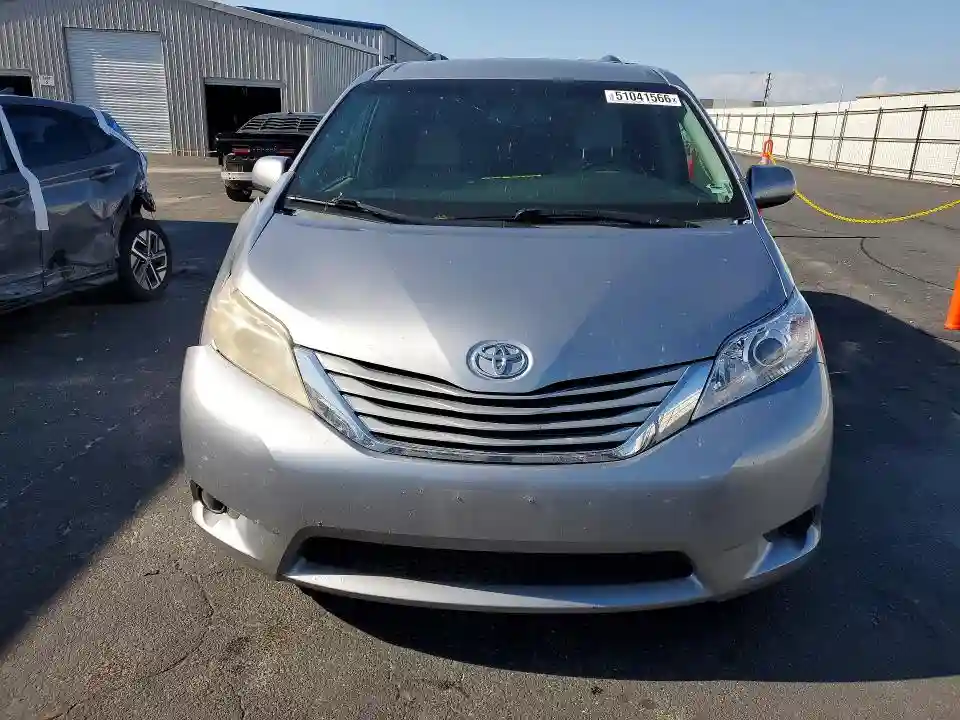 5TDKK3DC2FS644940 2015 TOYOTA SIENNA-4