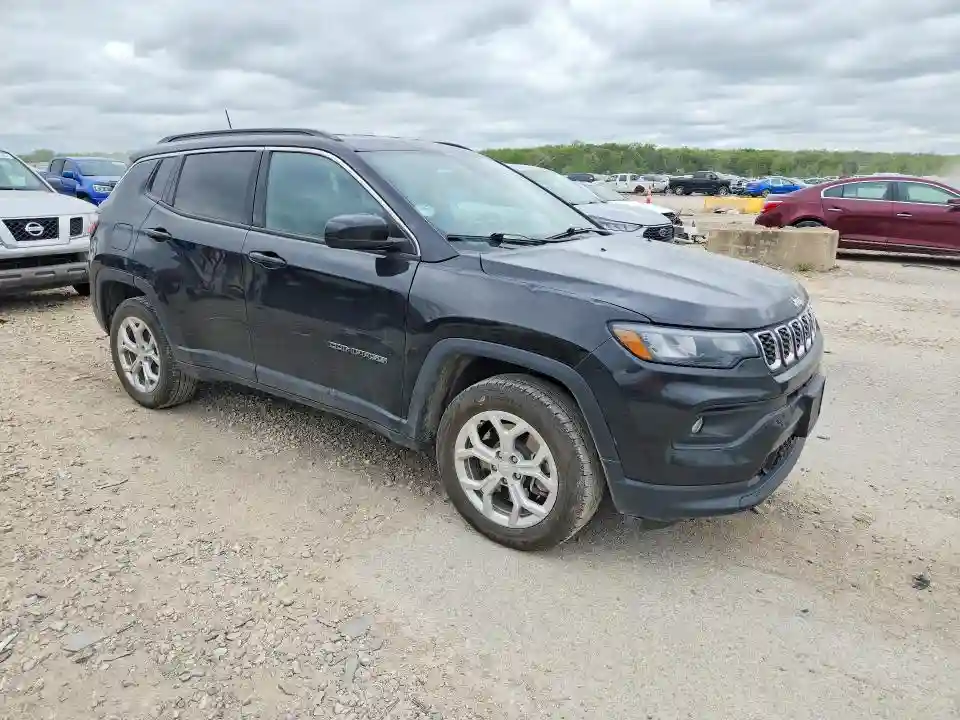 3C4NJDBN6RT100459 2024 JEEP COMPASS-3
