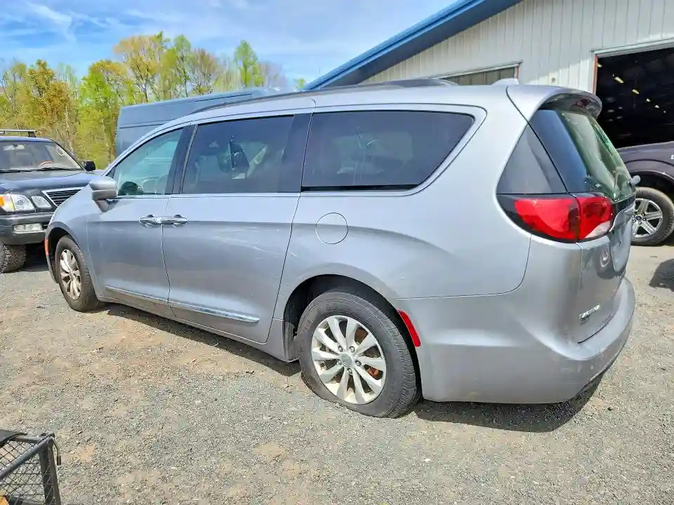 2C4RC1BG4HR824034 2017 CHRYSLER PACIFICA-1