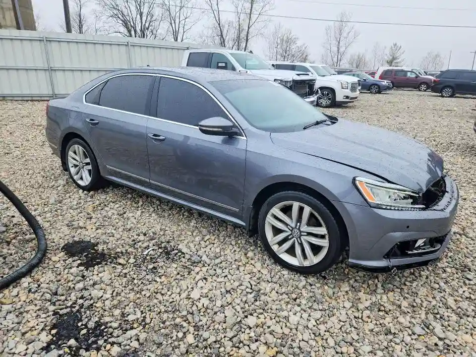1VWGT7A30HC030730 2017 VOLKSWAGEN PASSAT-3