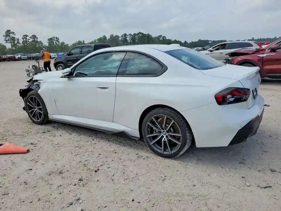3MW33CM01R8E26876 2024 BMW 2 SERIES-1