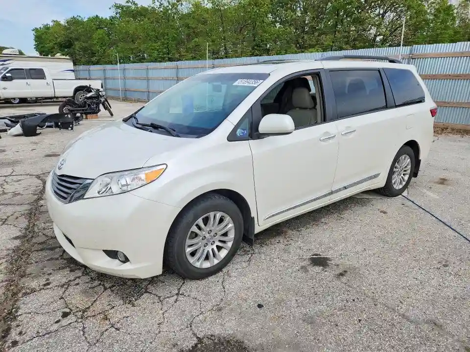 5TDYZ3DC3HS821214 2017 TOYOTA SIENNA-0