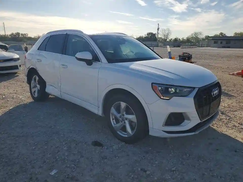 WA1AECF39K1078762 2019 AUDI Q3-3