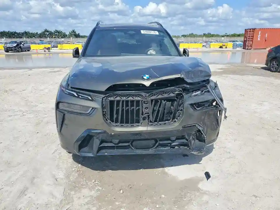 5UX23EM04S9Y67938 2025 BMW X7-4