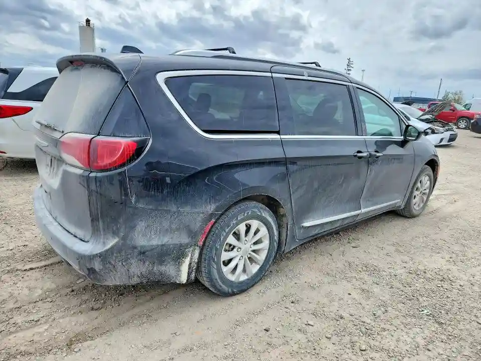 2C4RC1BG3JR124110 2018 CHRYSLER PACIFICA-2
