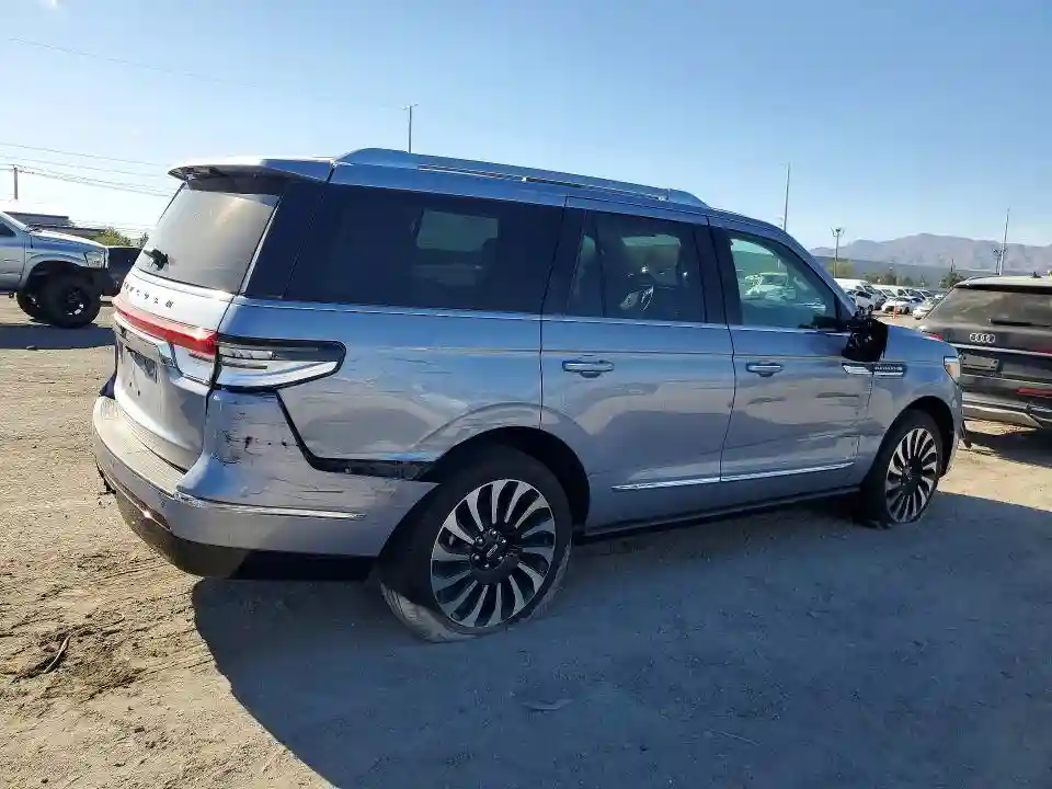 5LMJJ2TG5PEL15856 2023 LINCOLN NAVIGATOR-2