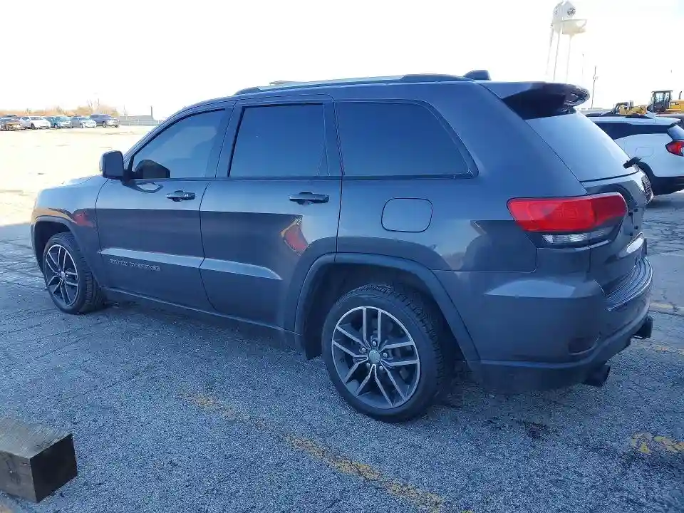 1C4RJFBT5JC113473 2018 JEEP CHEROKEE-1