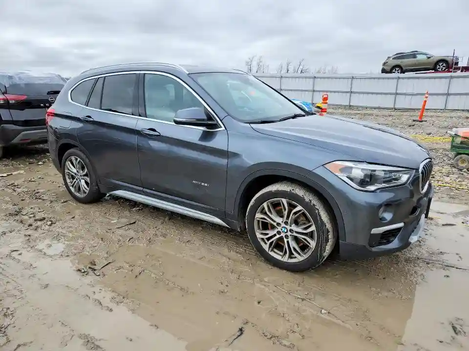 WBXHT3C34H5F76017 2017 BMW X1-3