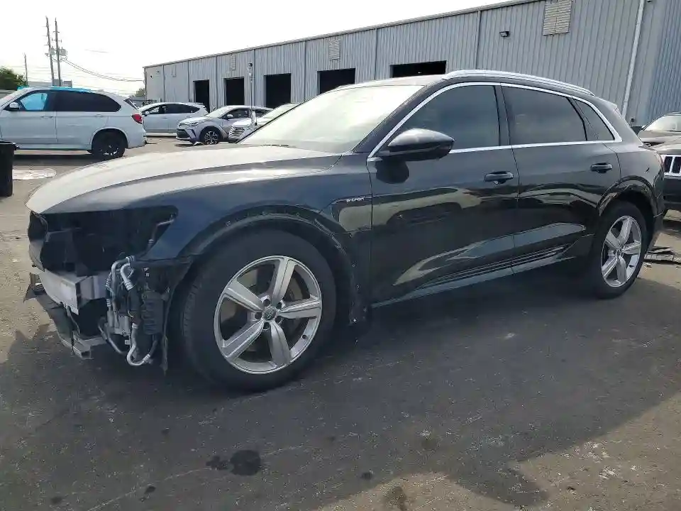 WA1LAAGE1KB023001 2019 AUDI E-TRON-0