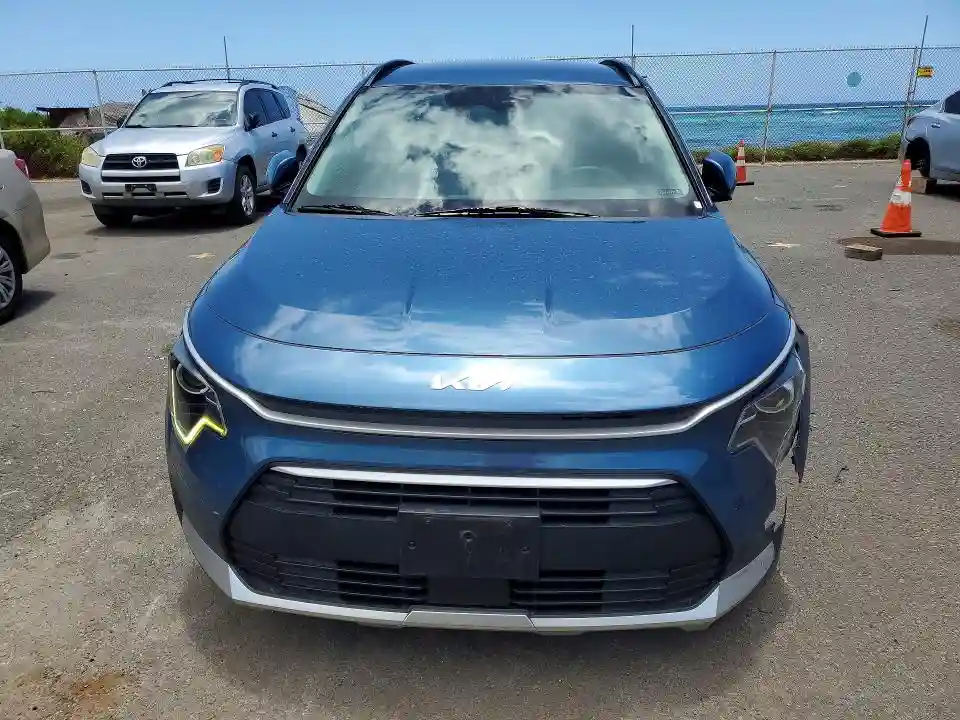 KNDCR3LE8P5040643 2023 KIA NIRO-4