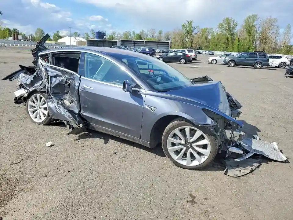 5YJ3E1EA8JF050976 2018 TESLA MODEL 3-3