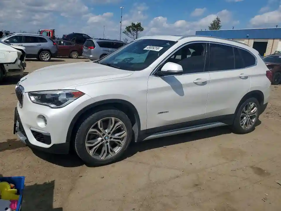 WBXHT3C30H5F75396 2017 BMW X1-0