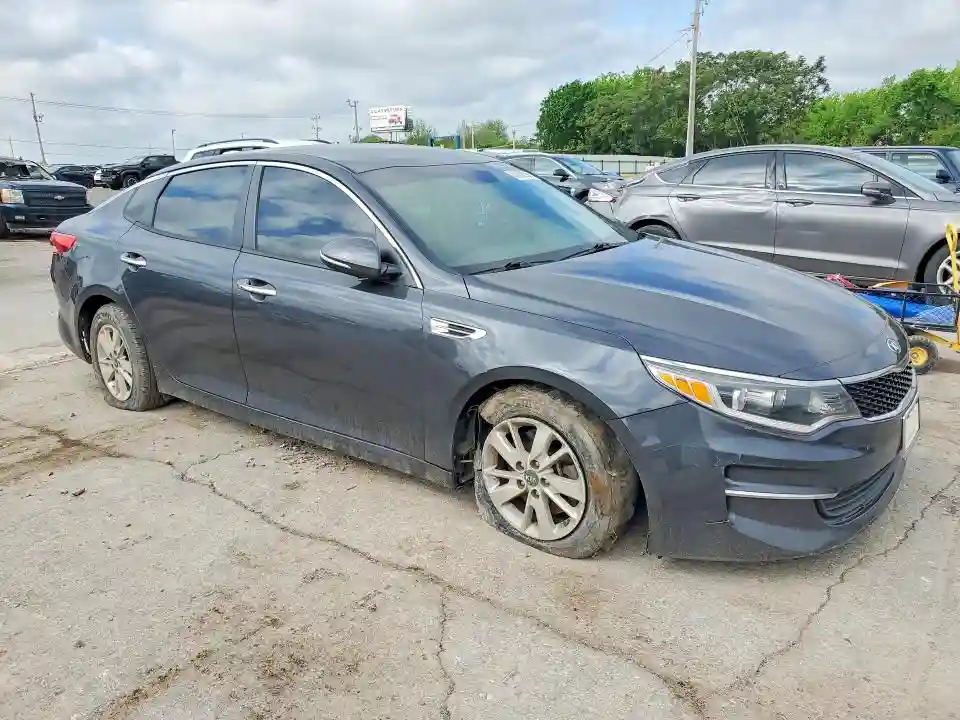KNAGT4L39H5142121 2017 KIA OPTIMA-3