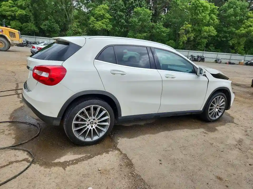 WDCTG4EB8JJ393309 2018 MERCEDES-BENZ GLA-CLASS-2