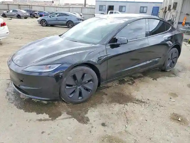 5YJ3E1EA0RF744718 2024 TESLA MODEL 3-0