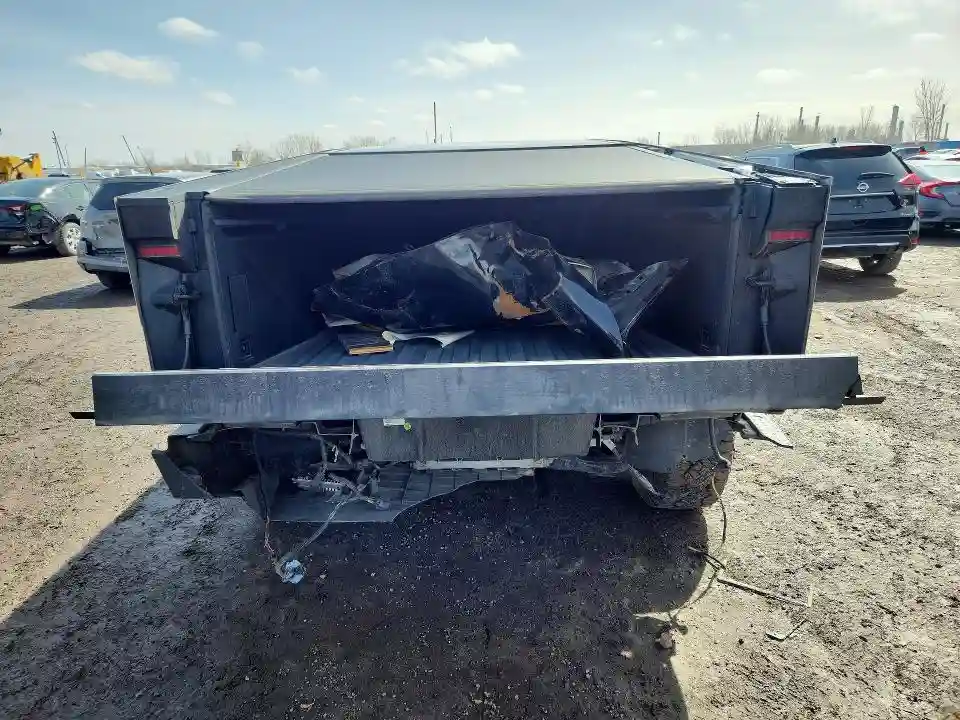 7G2CEHEE7RA046855 2024 TESLA CYBERTRUCK-5