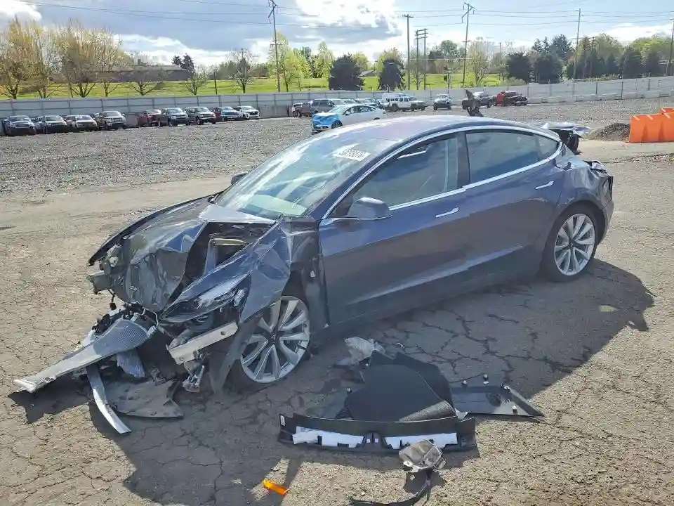 5YJ3E1EA8JF050976 2018 TESLA MODEL 3-0