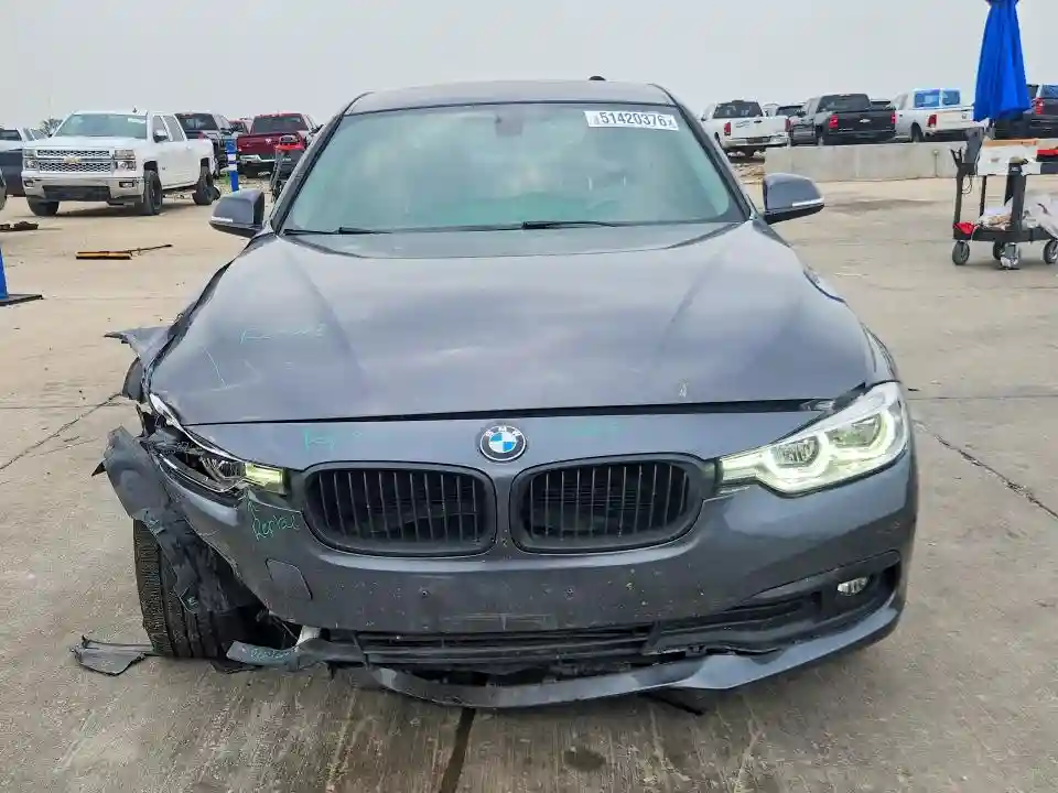 WBA8A9C53JAH14714 2018 BMW 3 SERIES-4