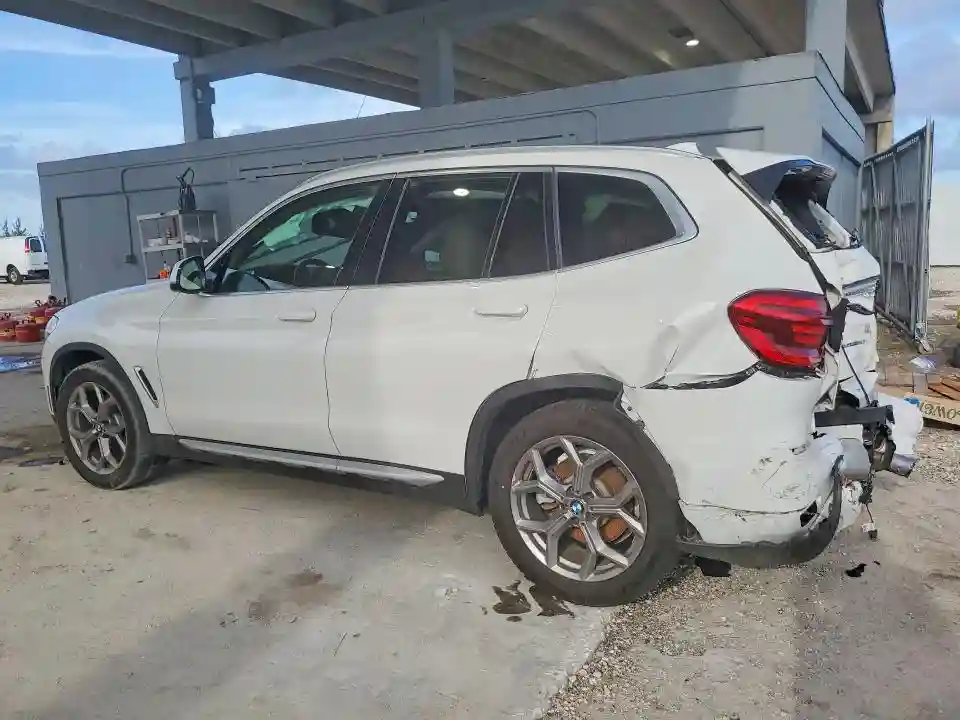 5UXTY3C00M9E86766 2021 BMW X3-1