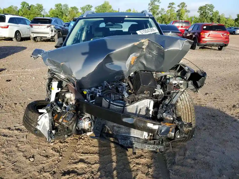 KMHRC8A30SU416837 2025 HYUNDAI VENUE-4