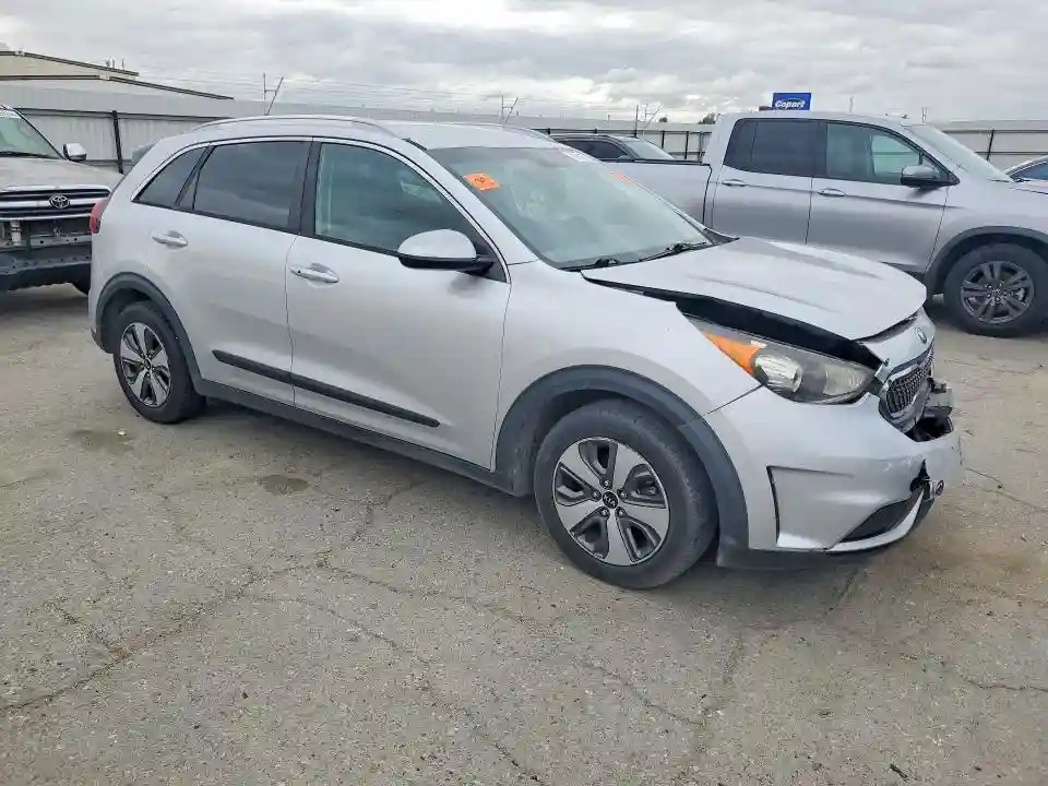 KNDCB3LC2H5090345 2017 KIA NIRO-3