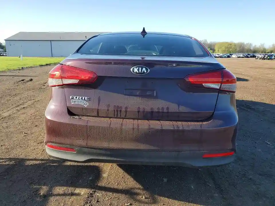 3KPFK4A76HE050220 2017 KIA FORTE-5