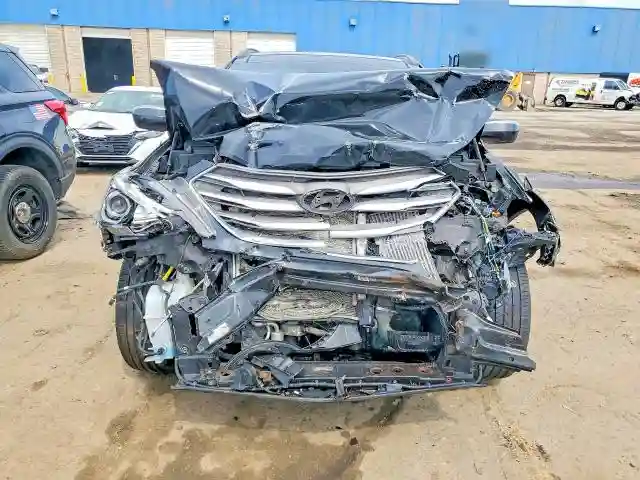 5NMZWDLA8JH102925 2018 HYUNDAI SANTA FE-4