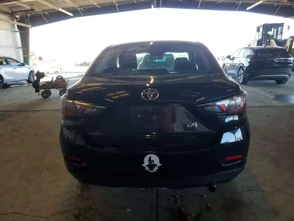 3MYDLBYV6HY181418 2017 TOYOTA YARIS-5