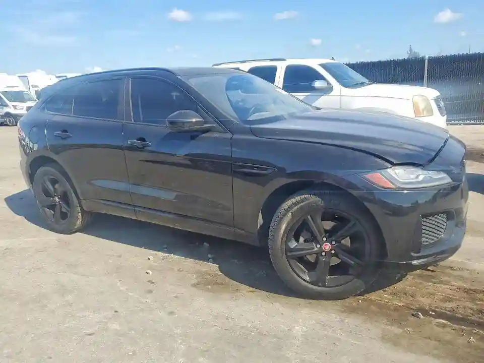 SADCP2FX2LA616990 2020 JAGUAR F-PACE-3