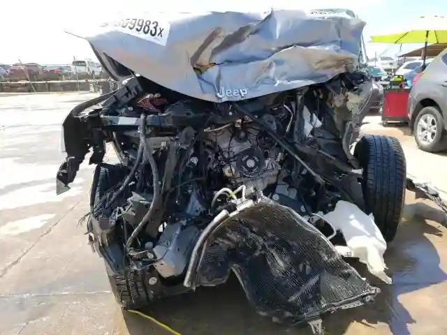 1C4RJEAG9LC191532 2020 JEEP GRAND CHEROKEE-4