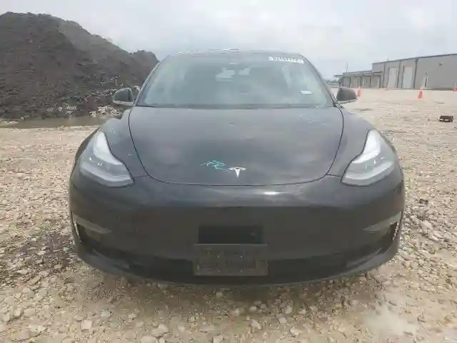 5YJ3E1EA5KF304290 2019 TESLA MODEL 3-4
