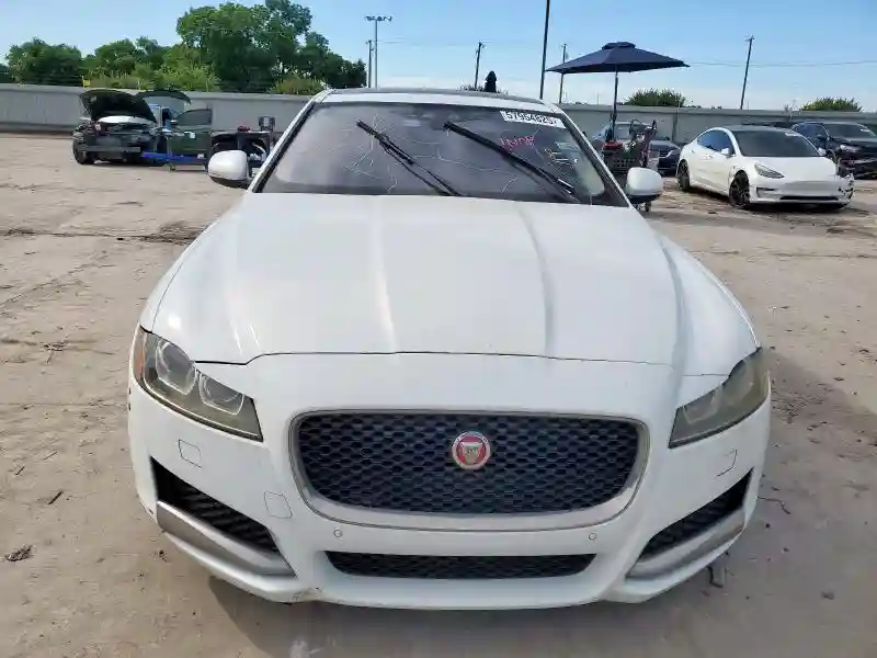 SAJBE4BN4HCY32737 2017 JAGUAR XF-4