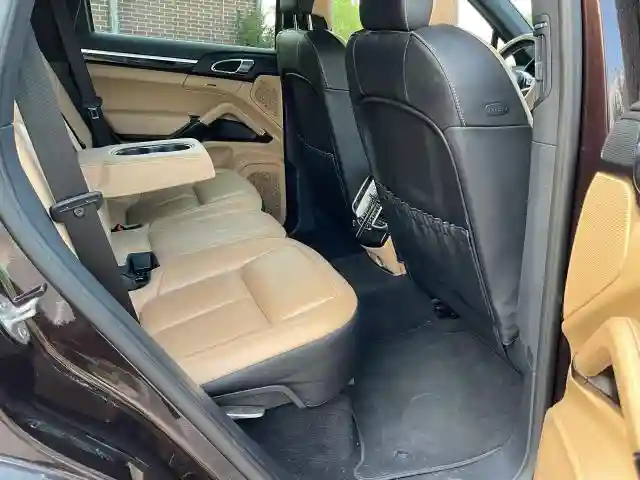 WP1AA2A28GKA36464 2016 PORSCHE CAYENNE-5