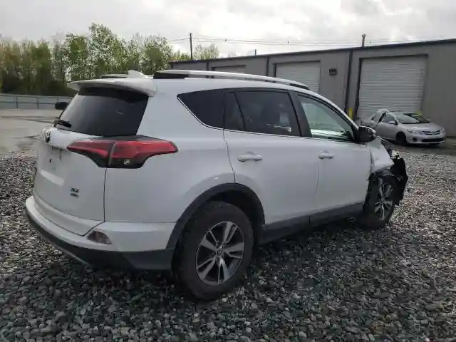 2T3RFREV0JW742393 2018 TOYOTA RAV4-2