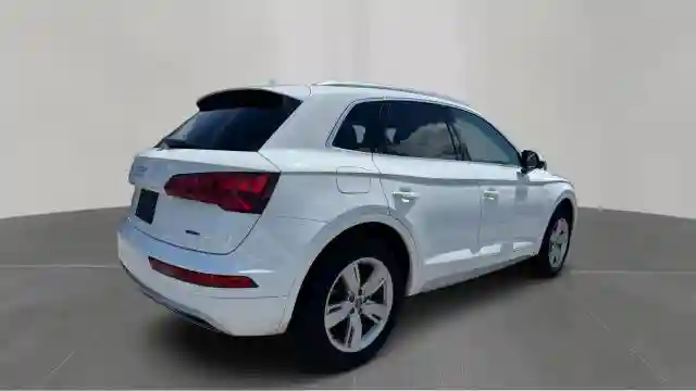 WA1BNAFY2K2080285 2019 AUDI Q5-3