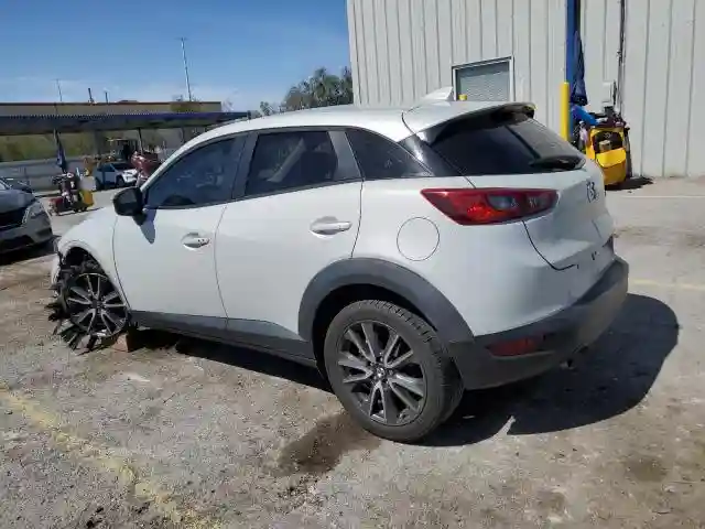 JM1DKFC74J0312864 2018 MAZDA CX-3-1