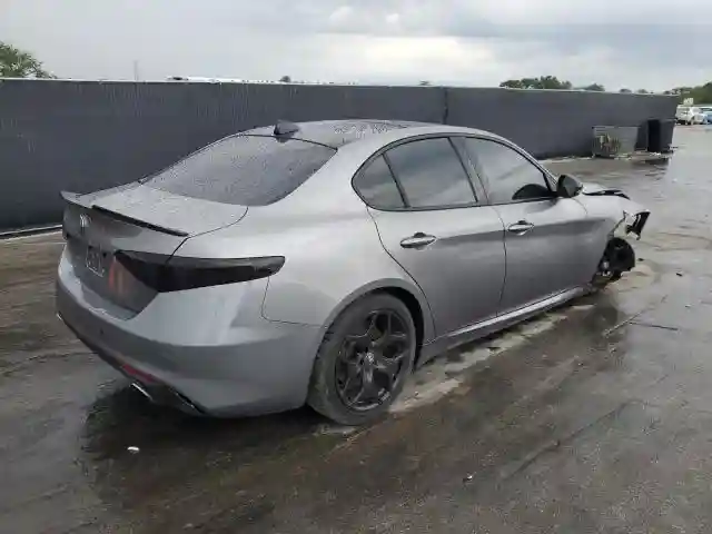 ZARFAMANXM7639885 2021 ALFA ROMEO GIULIA-2