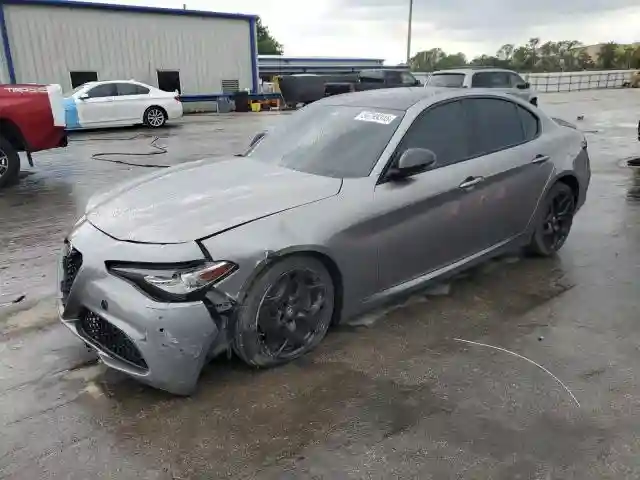 ZARFAMANXM7639885 2021 ALFA ROMEO GIULIA-0