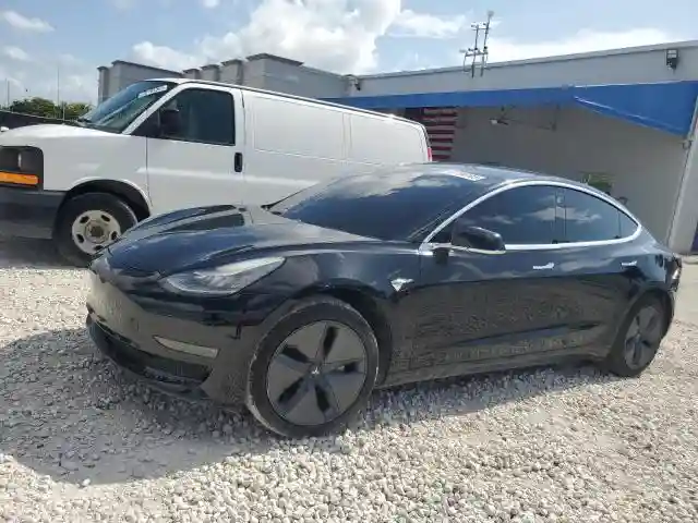 5YJ3E1EA4KF306547 2019 TESLA MODEL 3-0