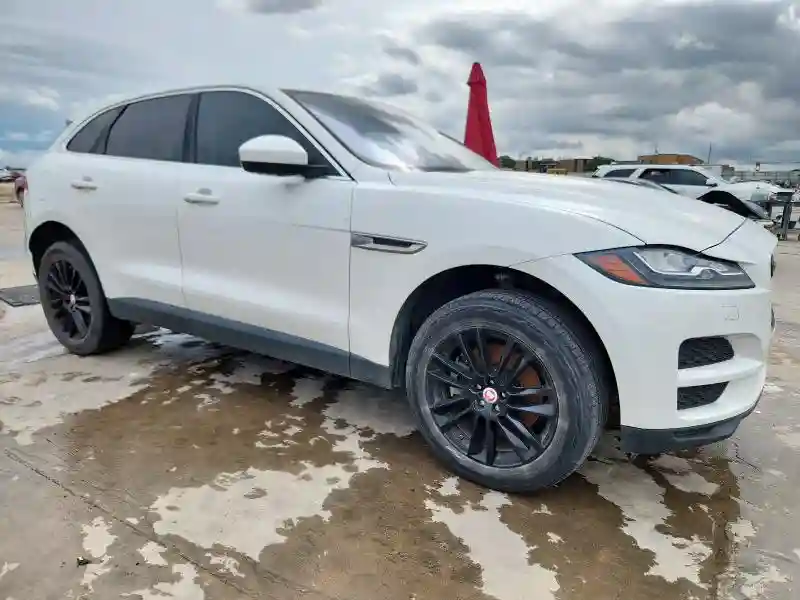 SADCK2BV3HA899359 2017 JAGUAR F-PACE-3