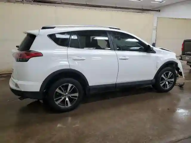 2T3RFREV1JW705319 2018 TOYOTA RAV4-2