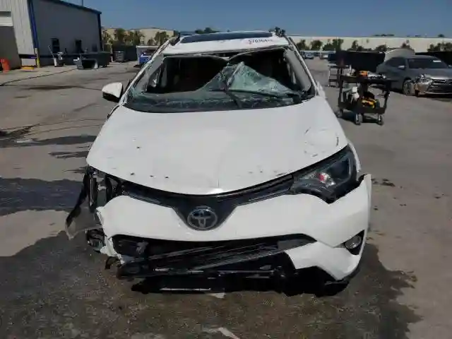 JTMWFREV8JD122407 2018 TOYOTA RAV4-4